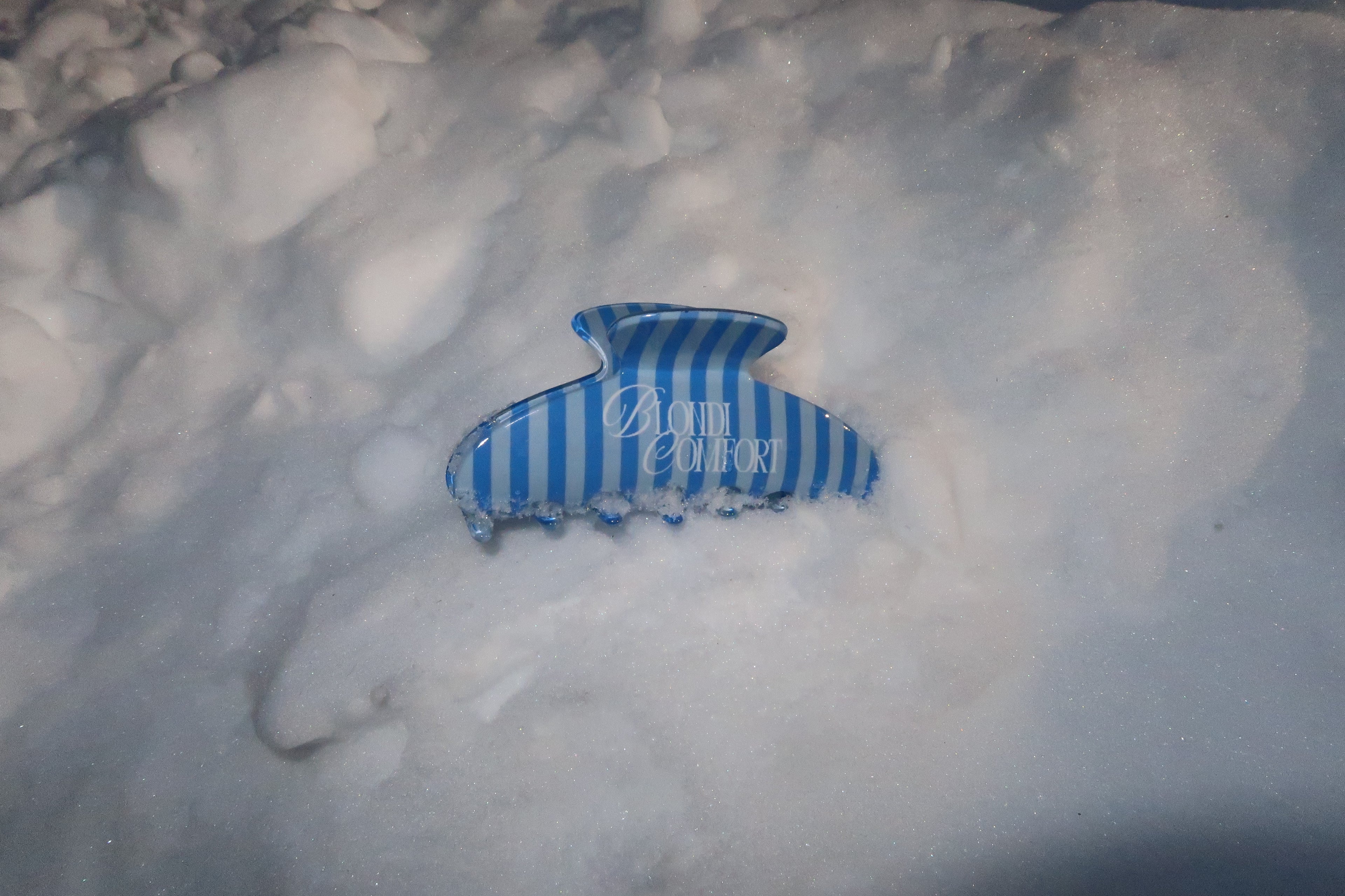 Blondi Comfort Striped Claw Clip